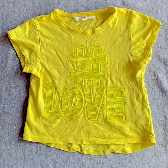 3/$25 Buffalo Sequin Love T-Shirt Size Medium - Picture 1 of 5